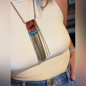 Beaded and metal design necklace